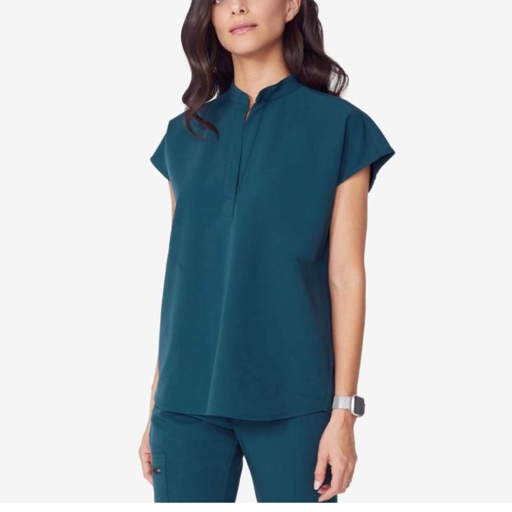 NWT FIGS women's Rafaela Oversized Scrub Top